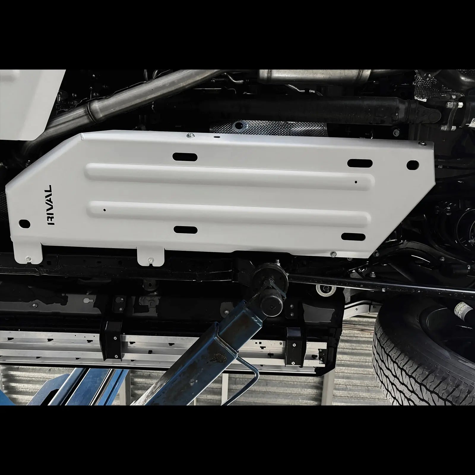 Aluminum Fuel Tank Bash Plate - TOYOTA LAND CRUISER 250; V-2.8D, AT, 4WD; 2024-PRESENT RIVAL