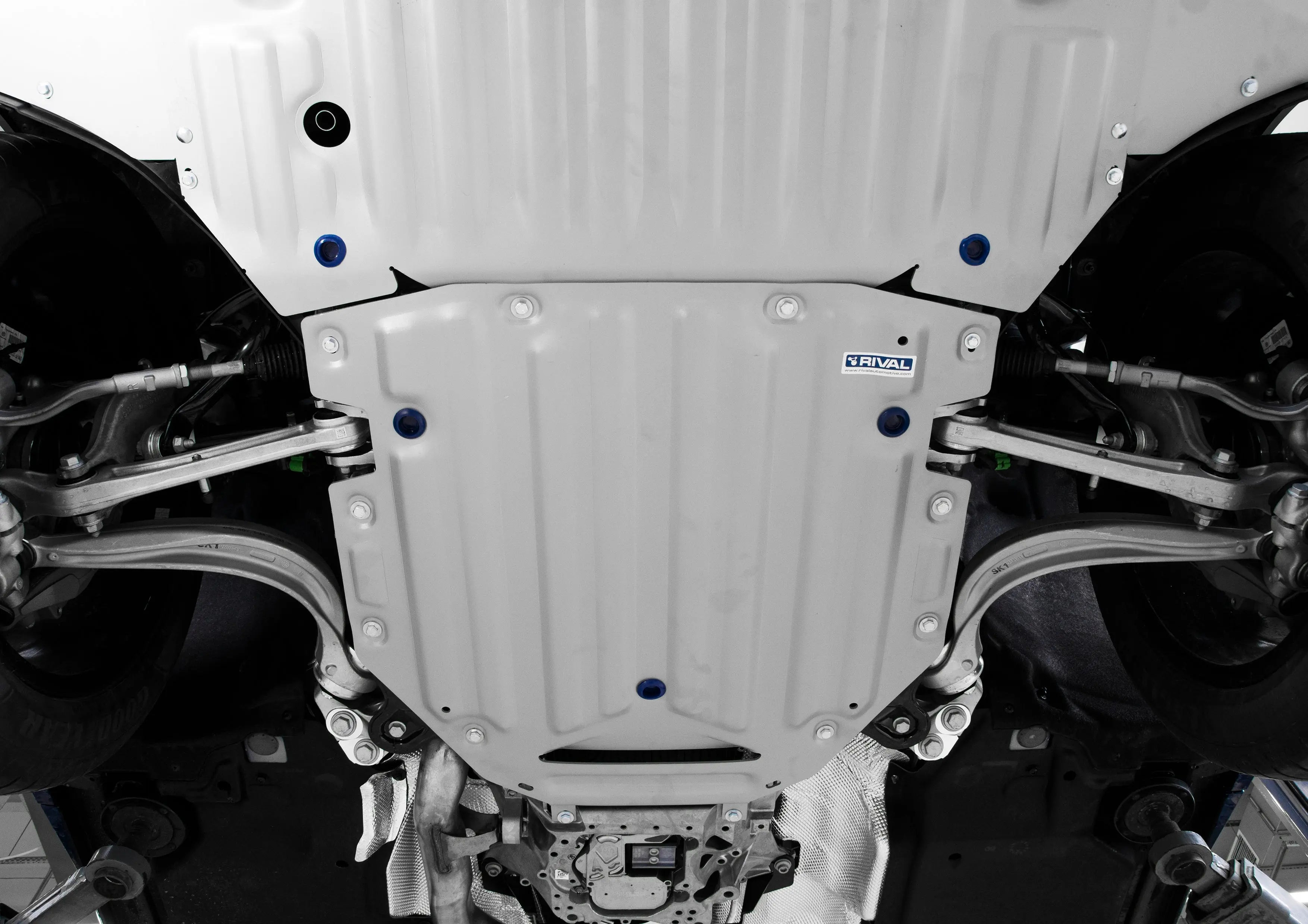 Aluminum Gearbox Bash Plate - Volkswagen Touareg 2018-; 3 L. / Gasoline; 2 L. / Gasoline; 3 L. / Diesel RIVAL