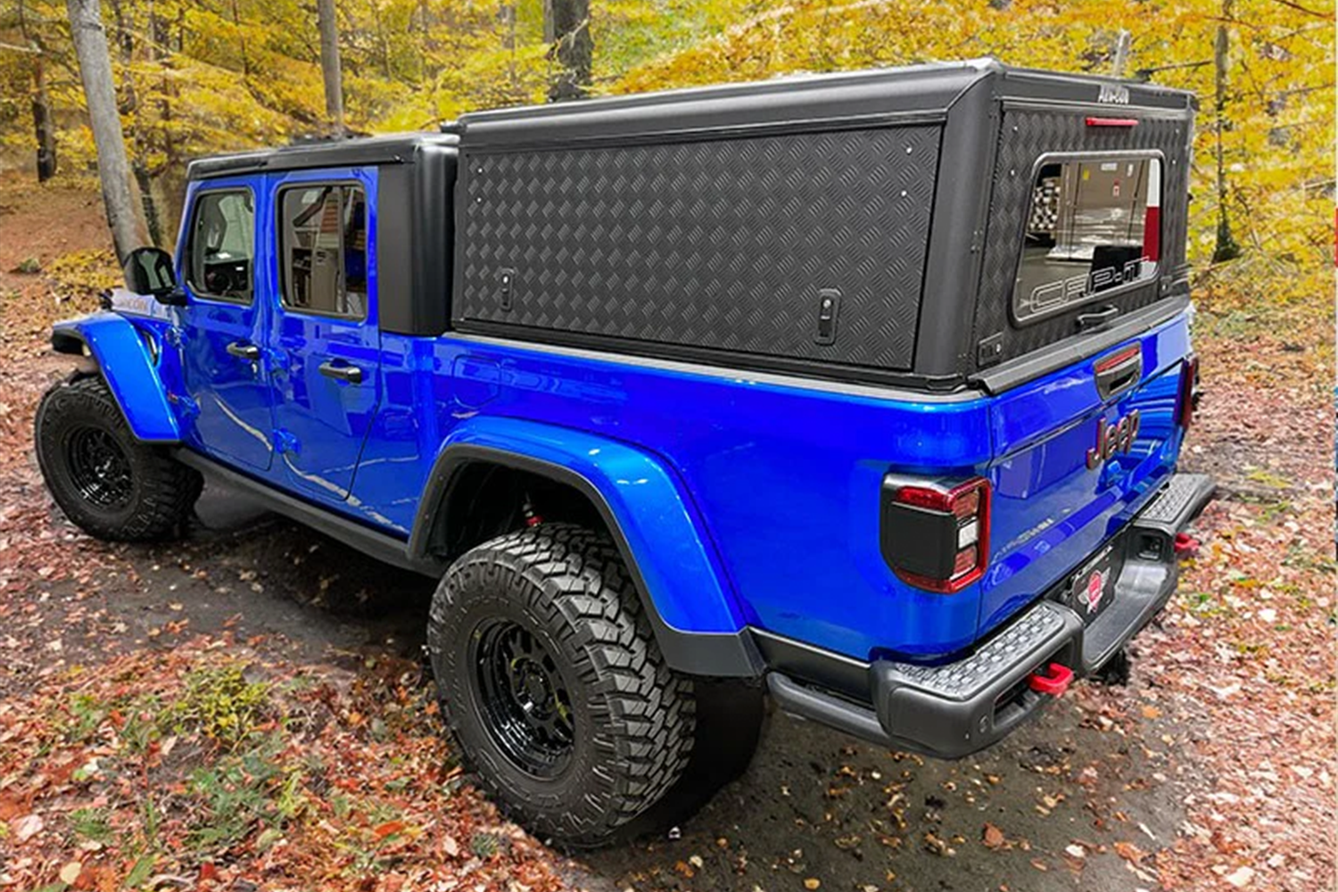 Alu-Cab Explorer Canopy for Jeep Gladiator fitted to Jeep Gladiator — Rival 4x4 Australia