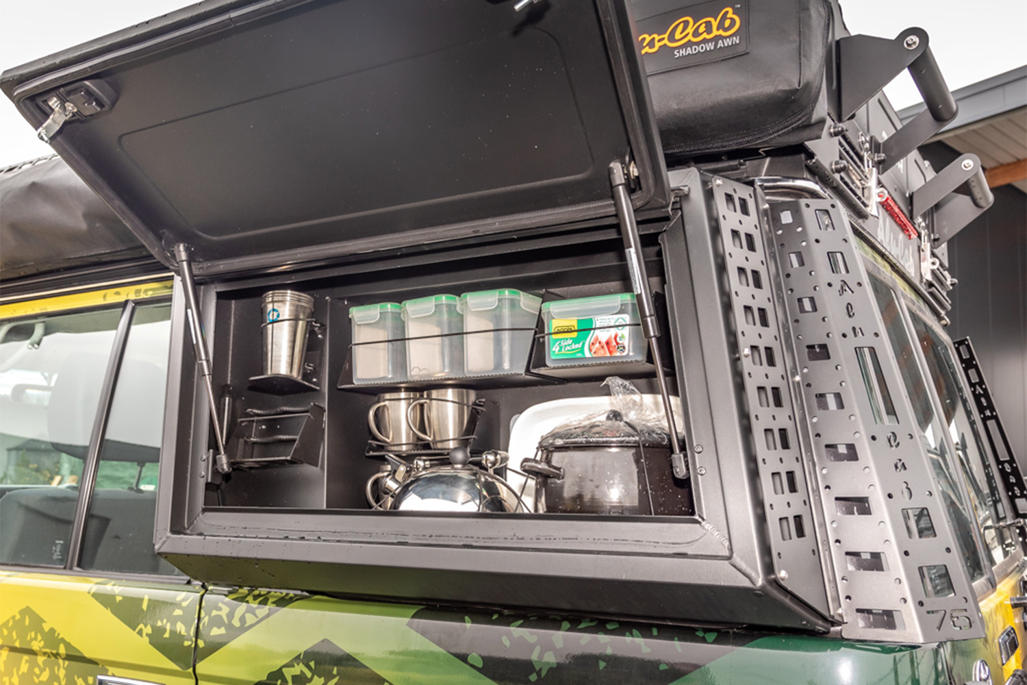 76 series rear window box