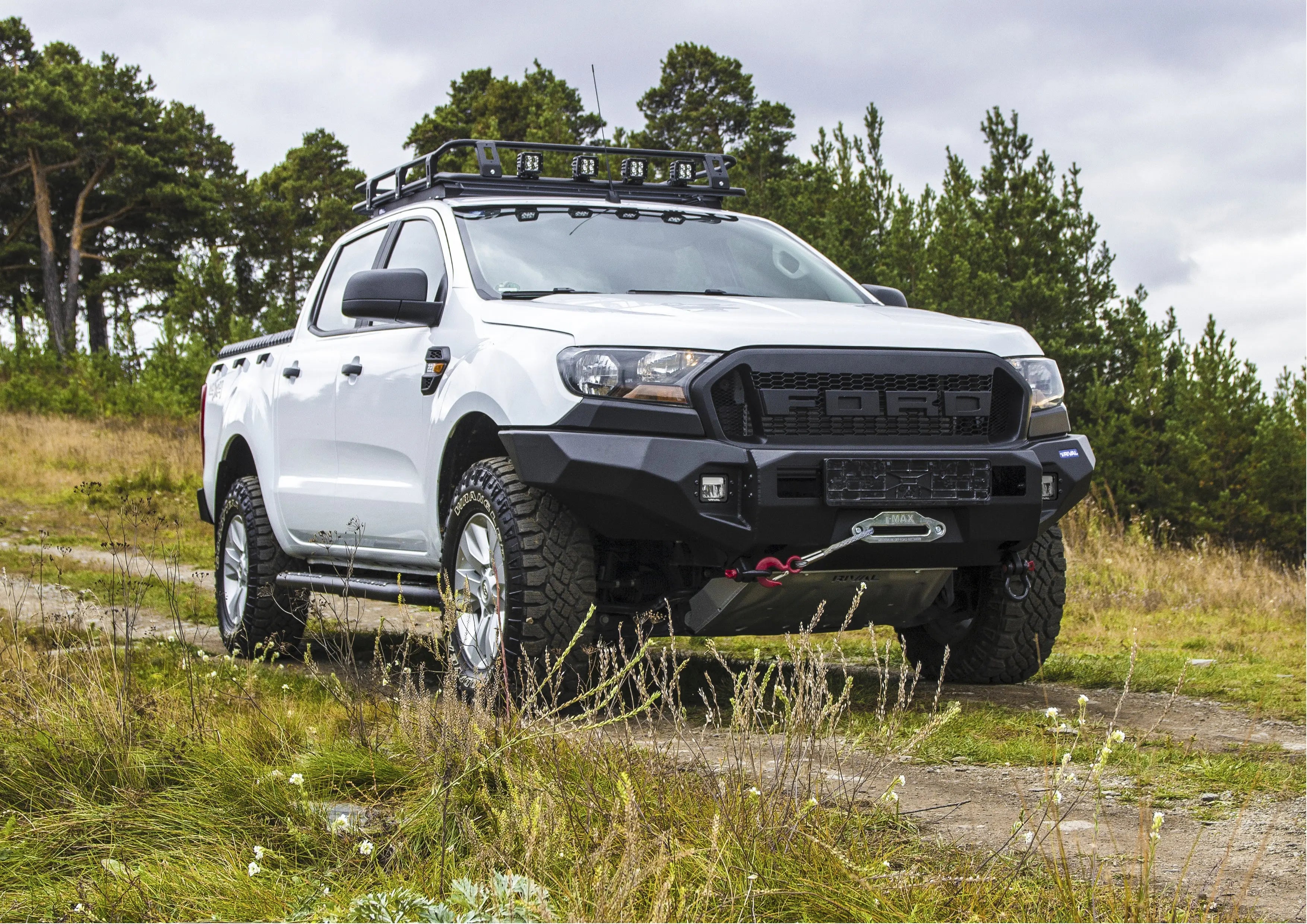 Aluminium Front Bar with RIVAL LED Fog Lights (Set of 2) – Ford Ranger PX1/PX2/PX3 & Everest (2015–2022) RIVAL