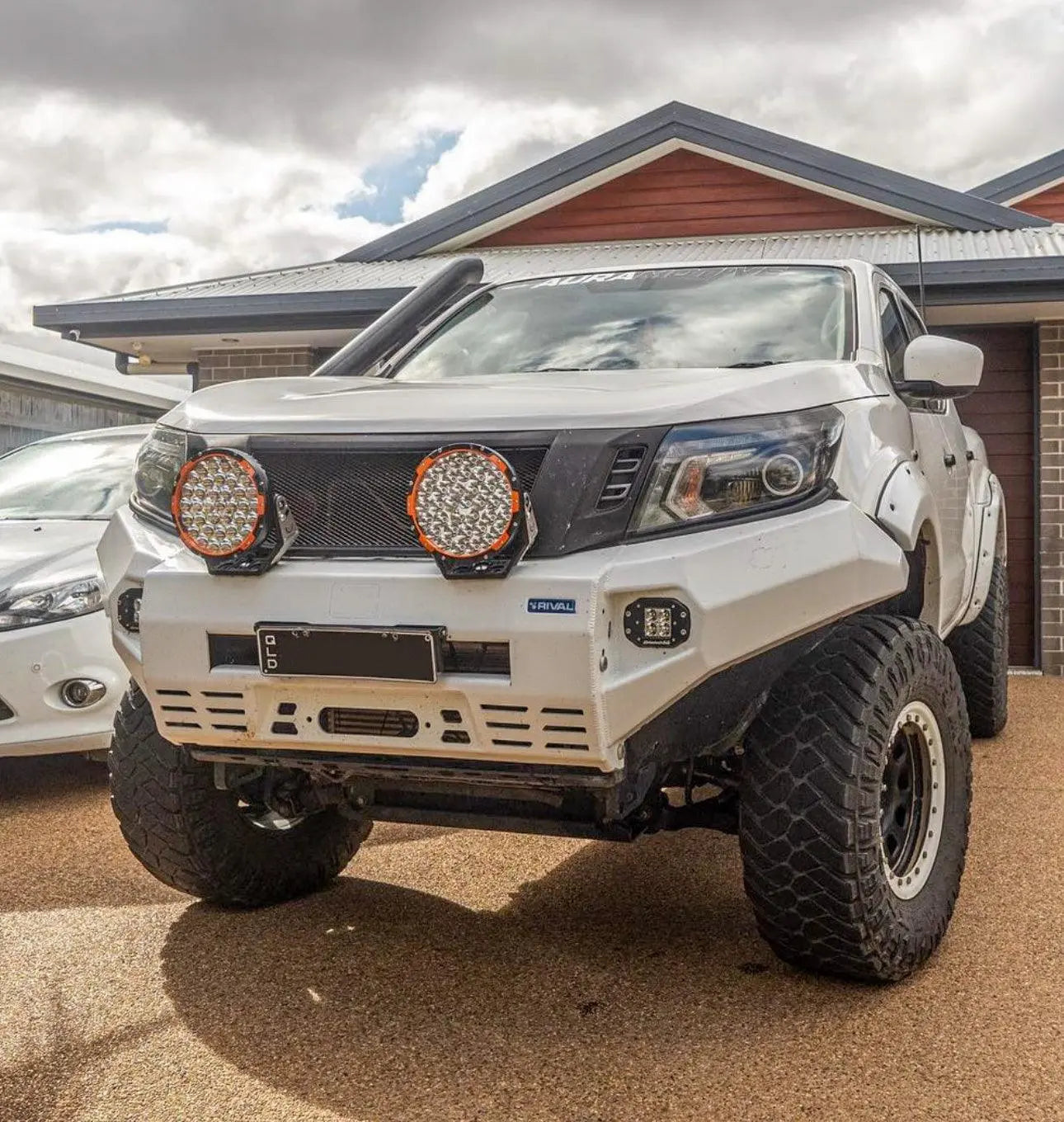 Aluminum Front Bar - Nissan Navara D23 2015-2019, includes RIVAL FOG lights (Set of 2) RIVAL