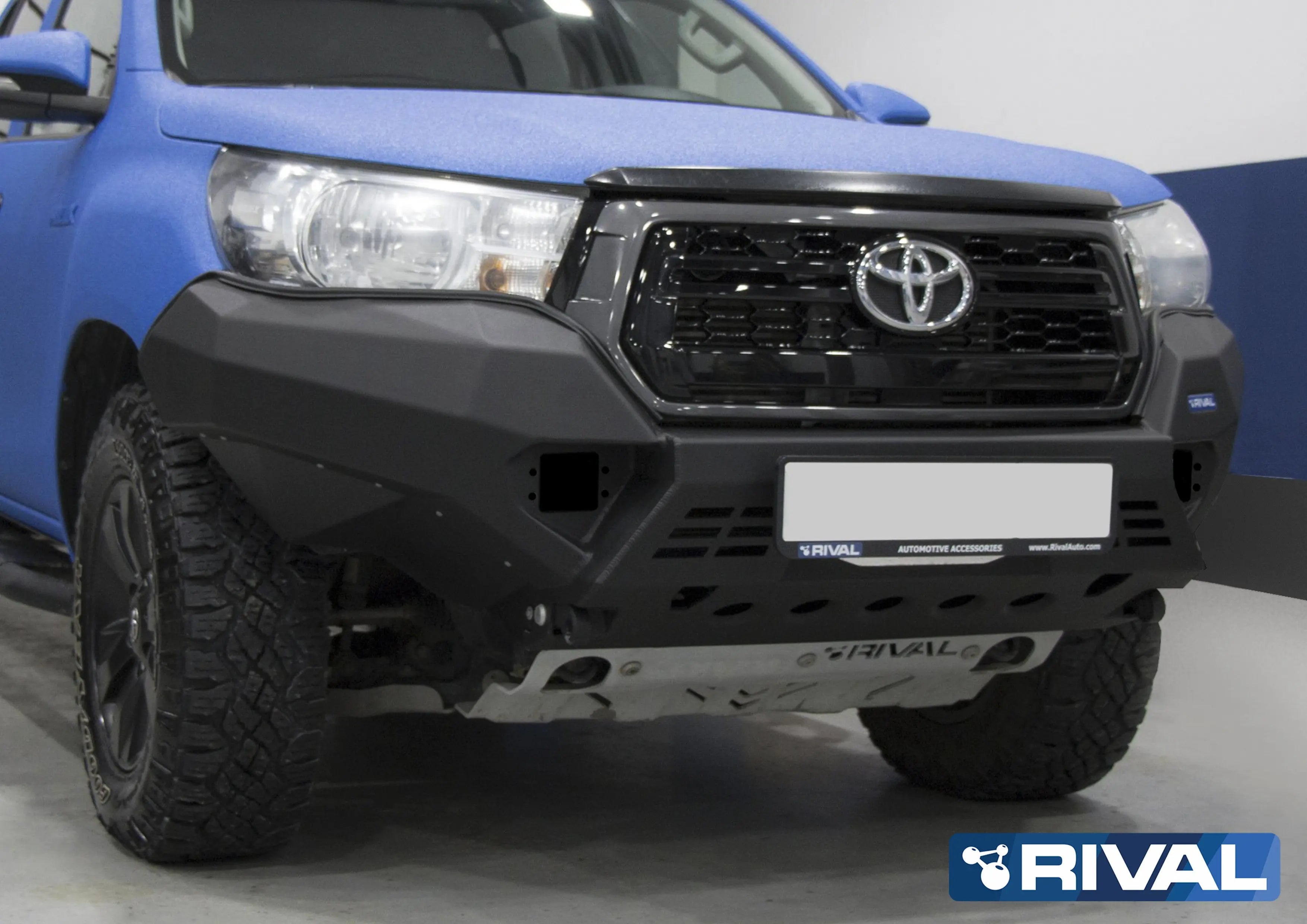 Aluminum Front Bar - Toyota Hilux 2018-2021, includes RIVAL FOG lights (Set of 2) RIVAL