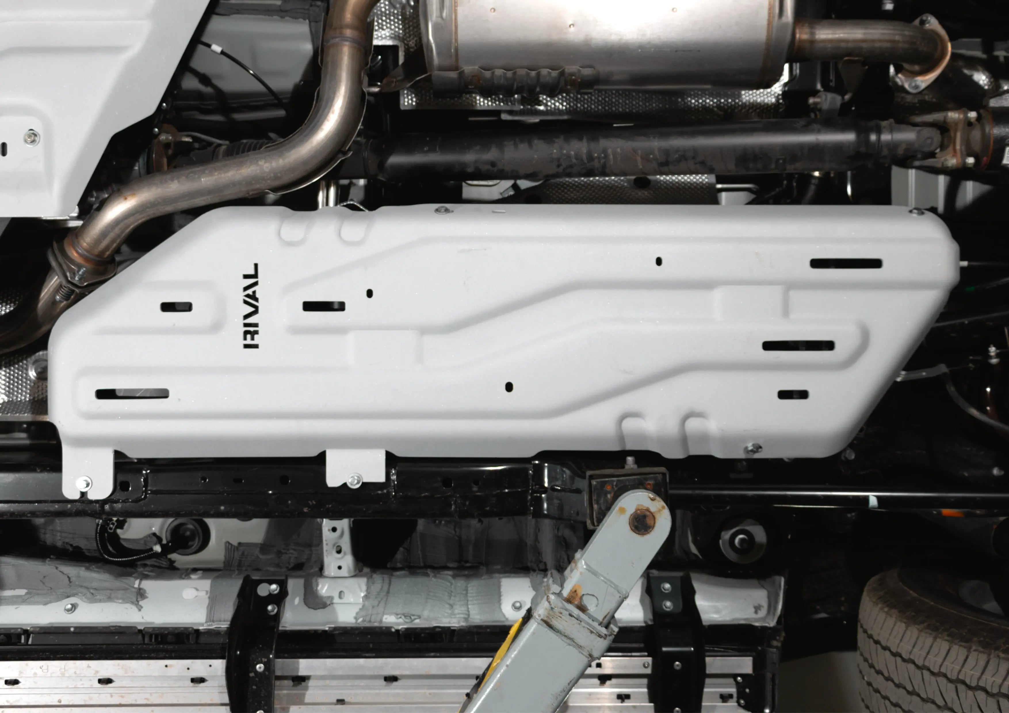Aluminum Fuel Tank Bash Plate - TOYOTA LAND CRUISER 250; V-2.8D, AT, 4WD; 2024-PRESENT, New design RIVAL