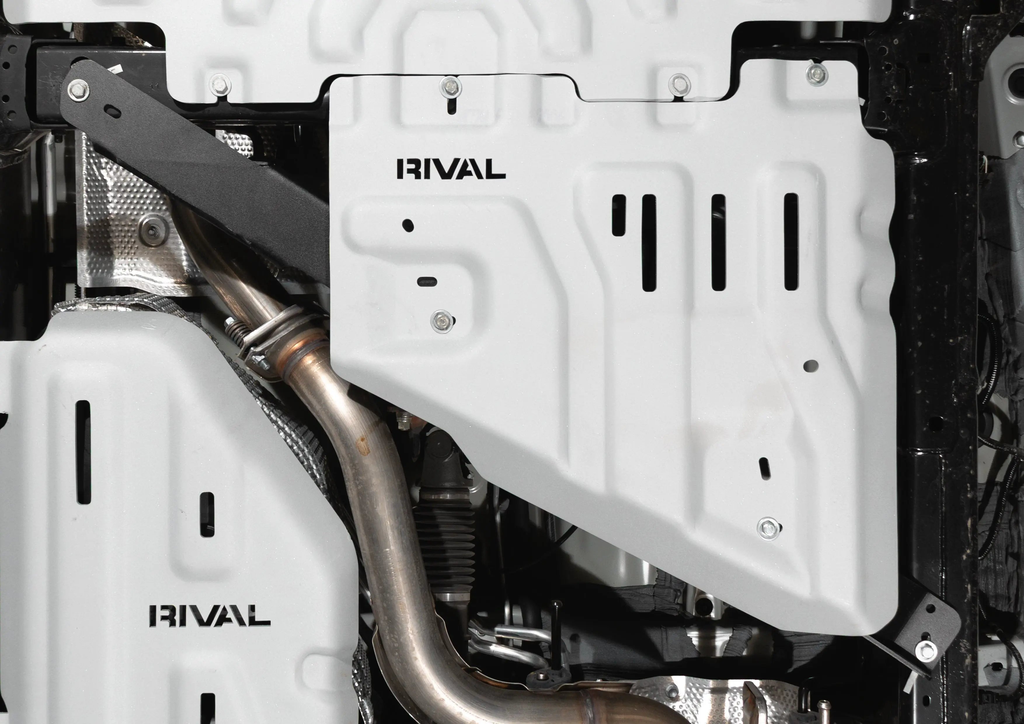 Aluminum Transfer Case Bash Plate - TOYOTA LAND CRUISER 250; V-2.8D, AT, 4WD; 2024-PRESENT, New design RIVAL