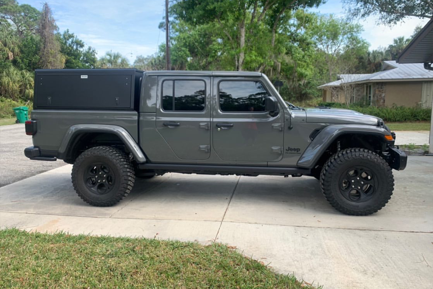 Alu-Cab Explorer Canopy for Jeep Gladiator fitted to Jeep Gladiator — Rival 4x4 Australia