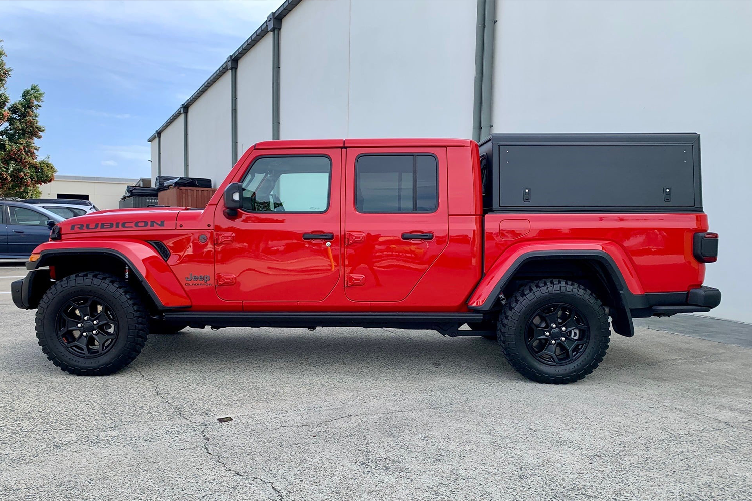 Alu-Cab Explorer Canopy for Jeep Gladiator fitted to Jeep Gladiator — Rival 4x4 Australia